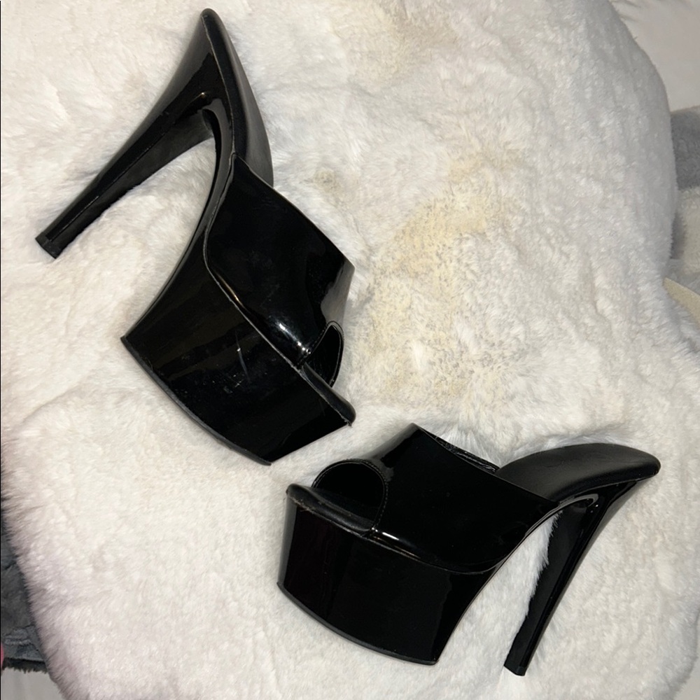 Pleaser Black Heels 🖤